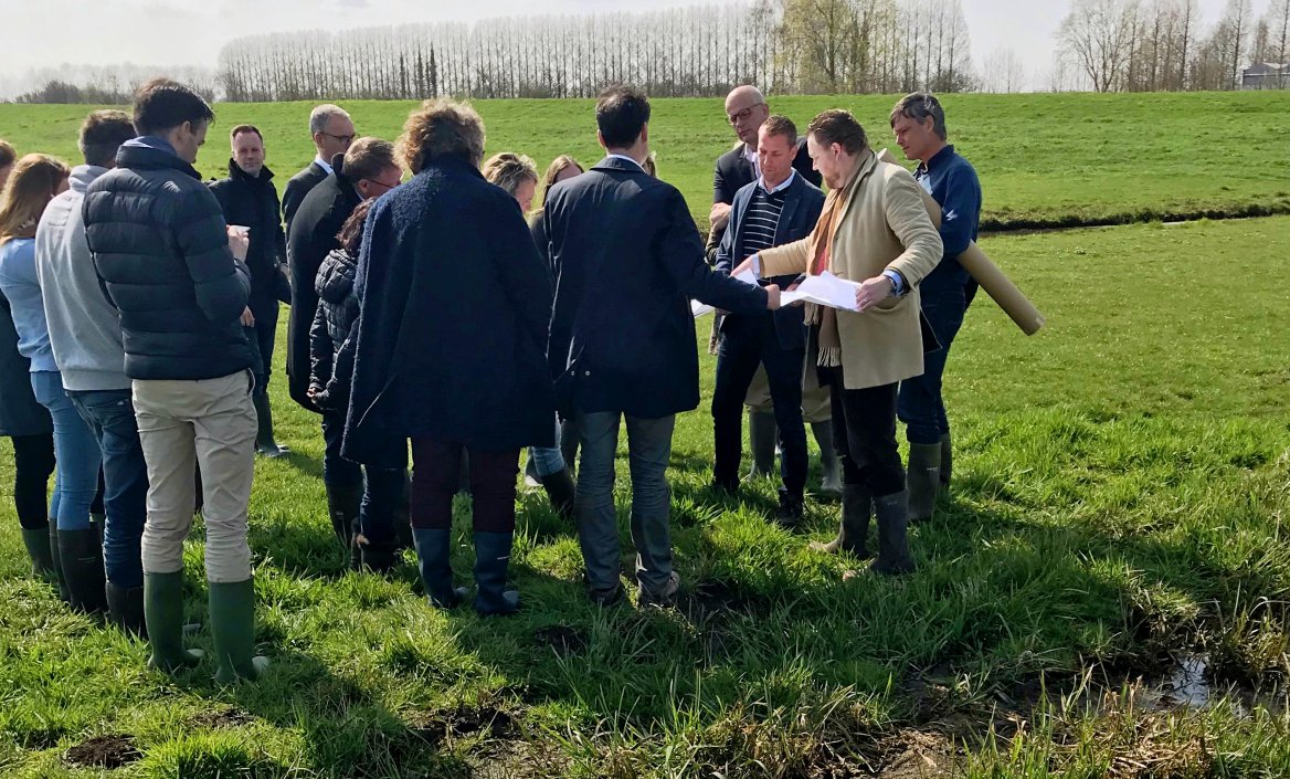 groep-bij-een-opbarsting-in-polder-middelburg2